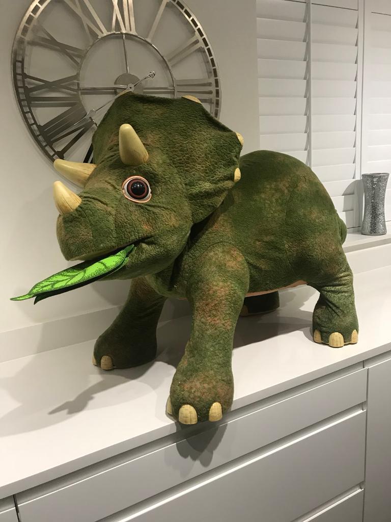 kota triceratops ride on